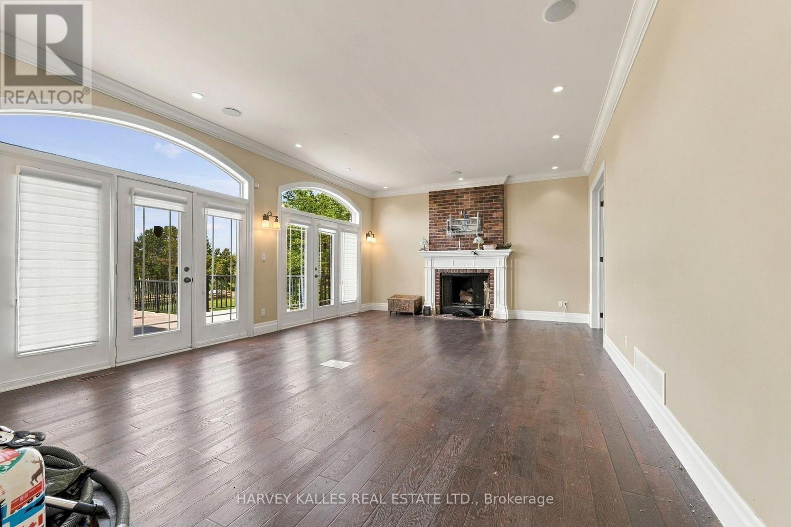 7472 ASHBURN ROAD