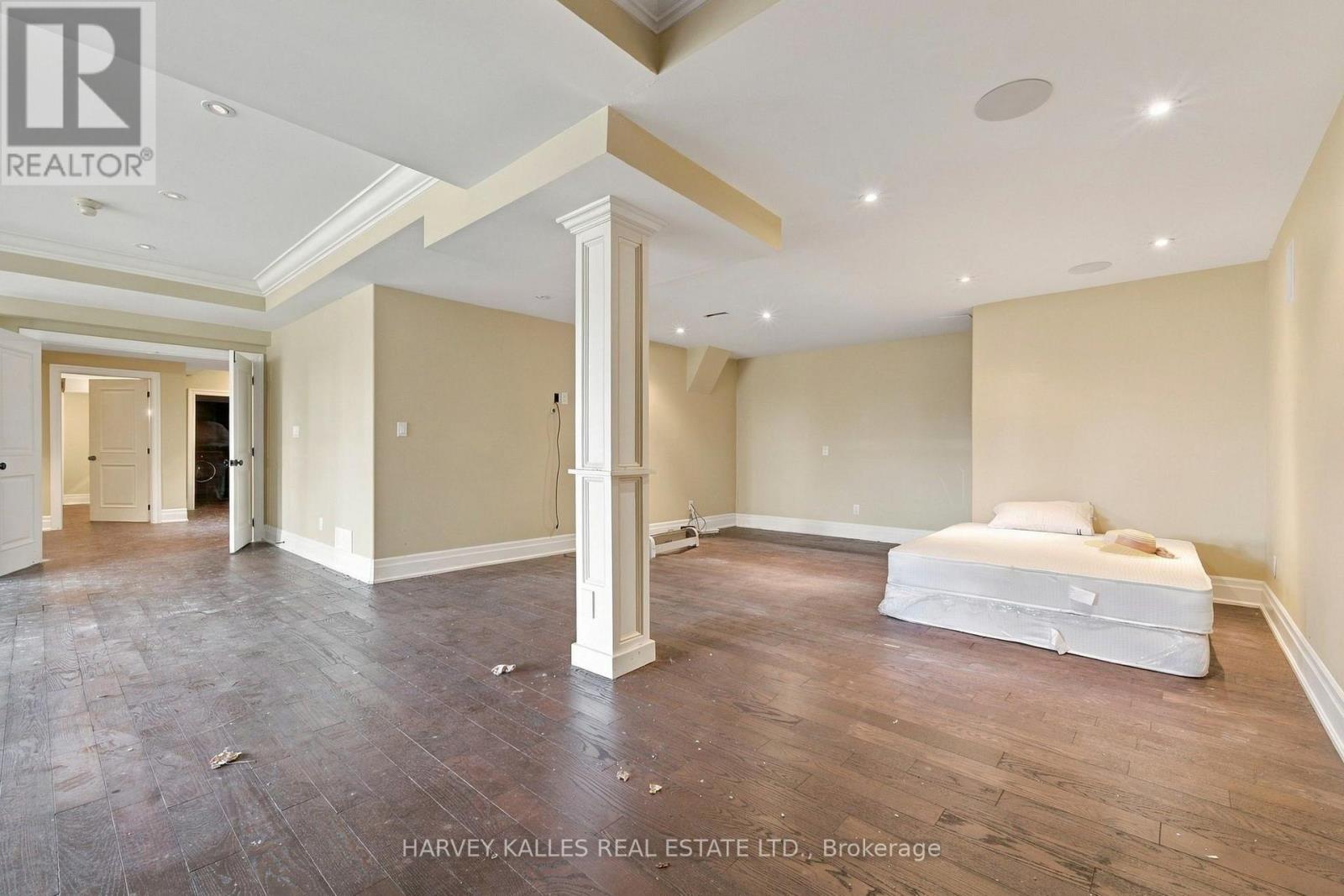 7472 ASHBURN ROAD