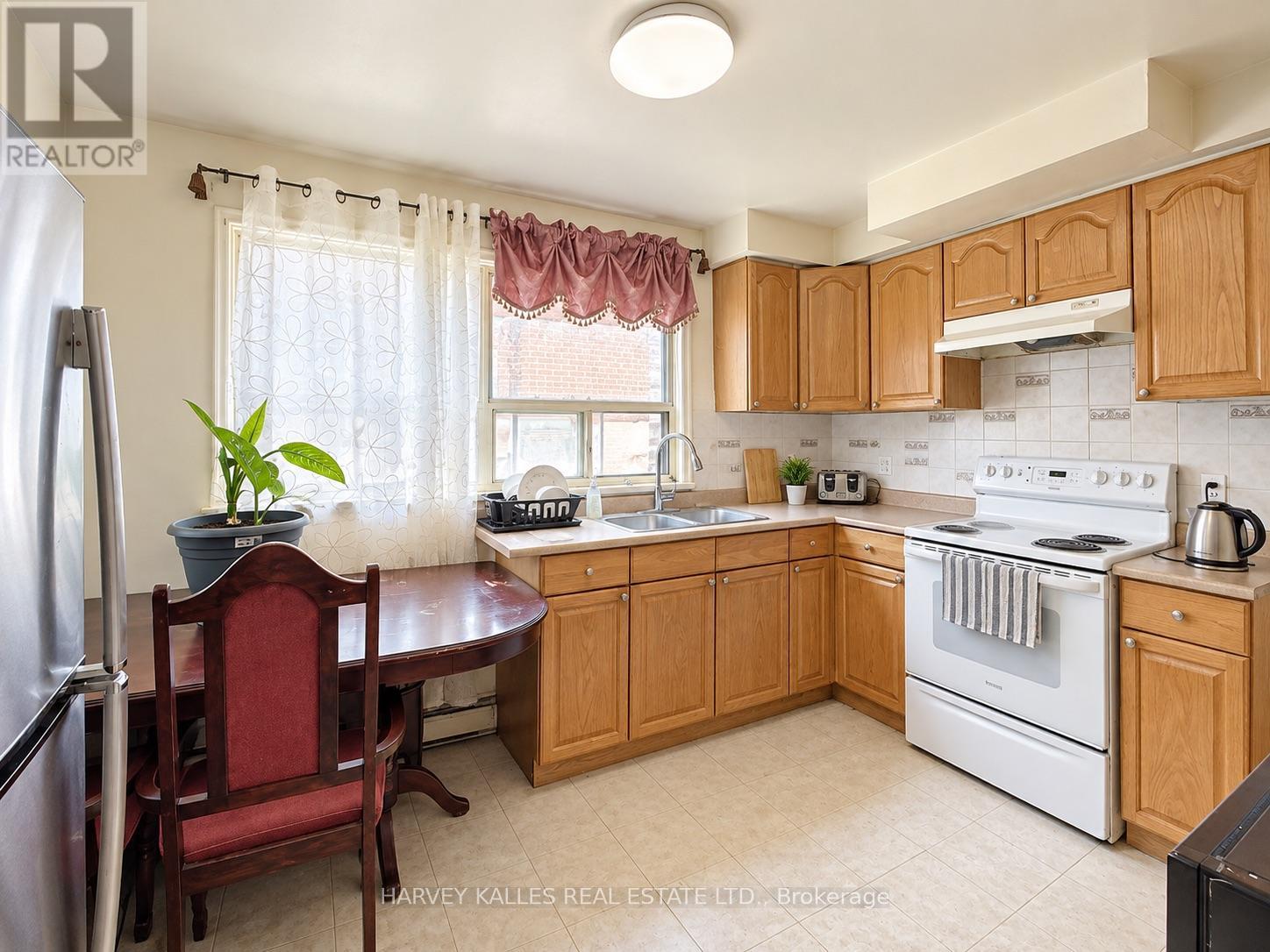 ROOM # 4 - 8 MEDFORD AVENUE