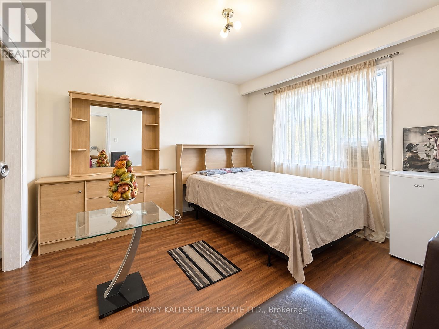 ROOM # 4 - 8 MEDFORD AVENUE