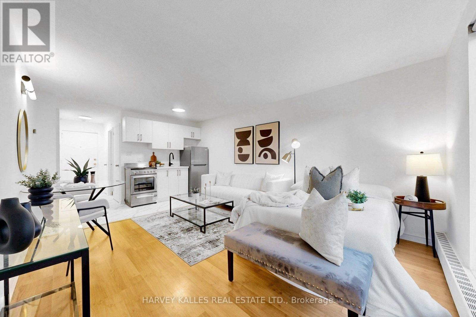 315 - 123 WOOBINE AVENUE