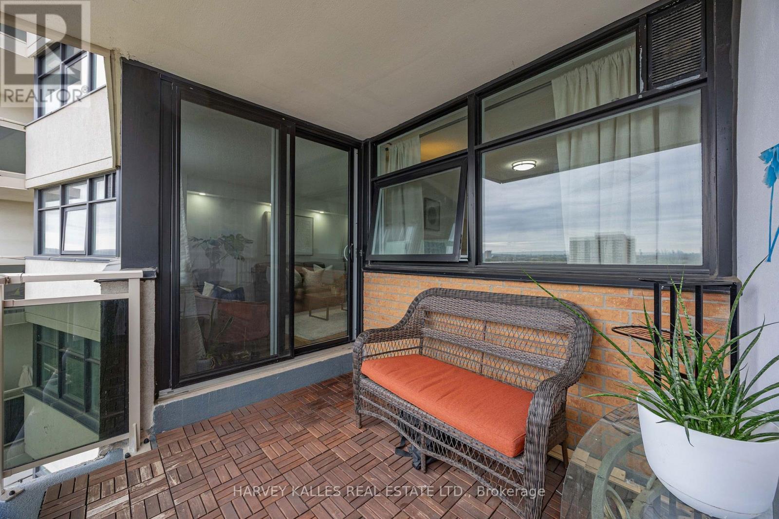 1801 - 100 ECHO POINT