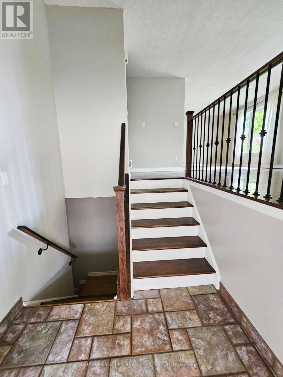 8 PILKINGTON CRESCENT