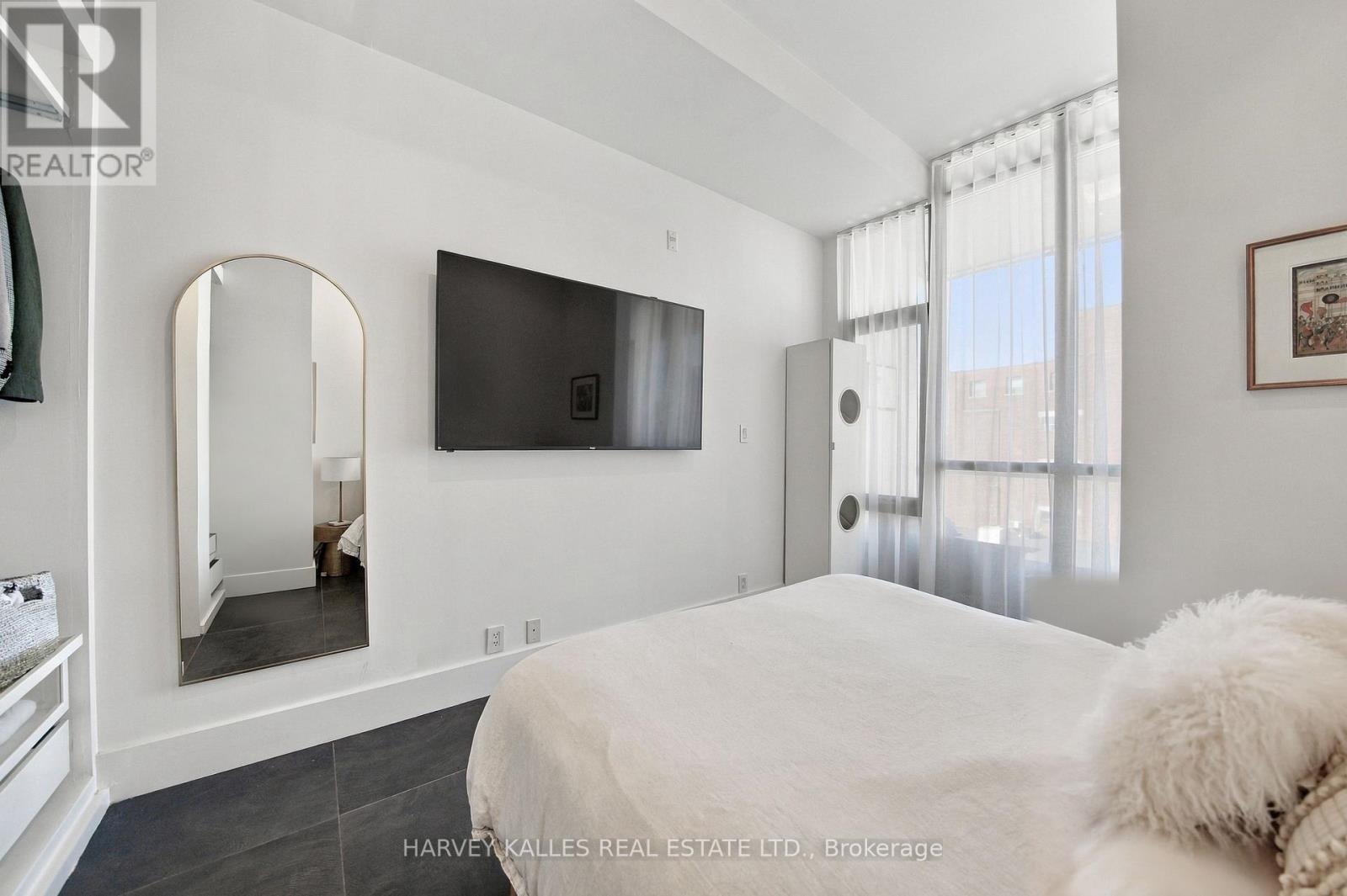 410 - 625 QUEEN STREET E Unit: 410
