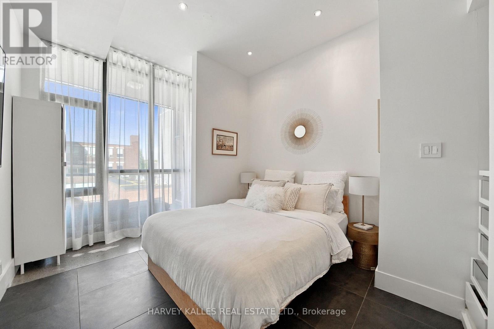 410 - 625 QUEEN STREET E Unit: 410