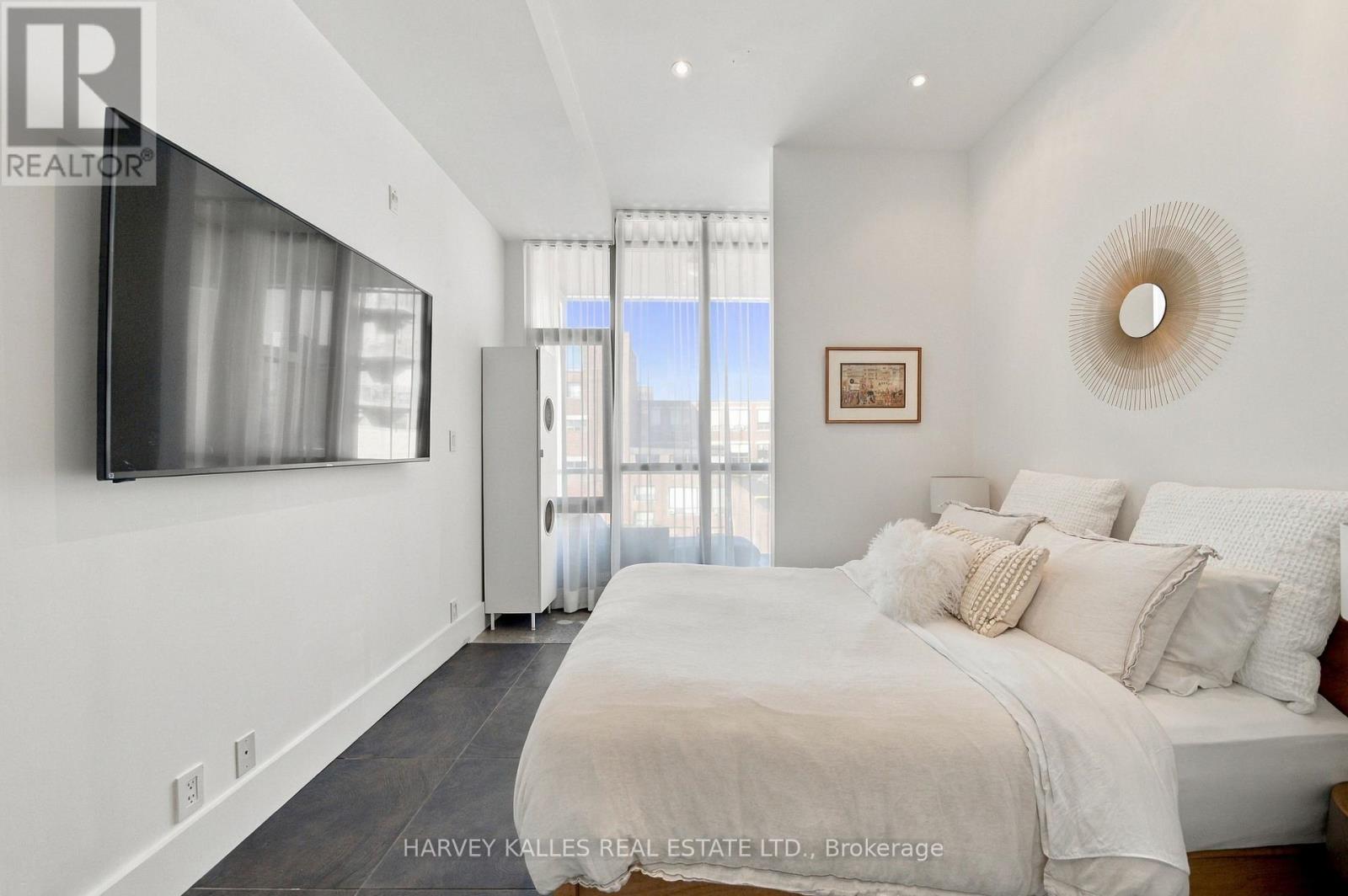 410 - 625 QUEEN STREET E Unit: 410