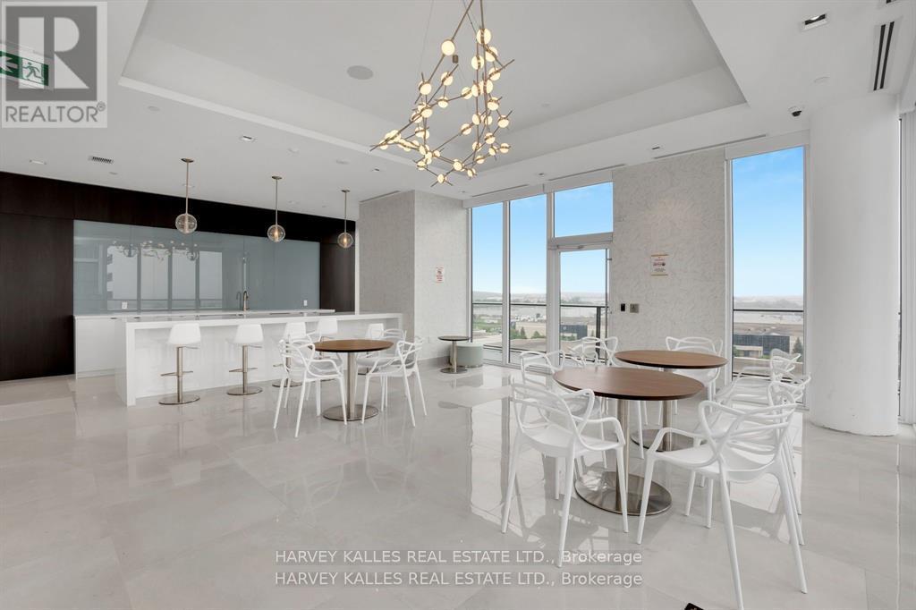 PH 102 - 9000 JANE STREET