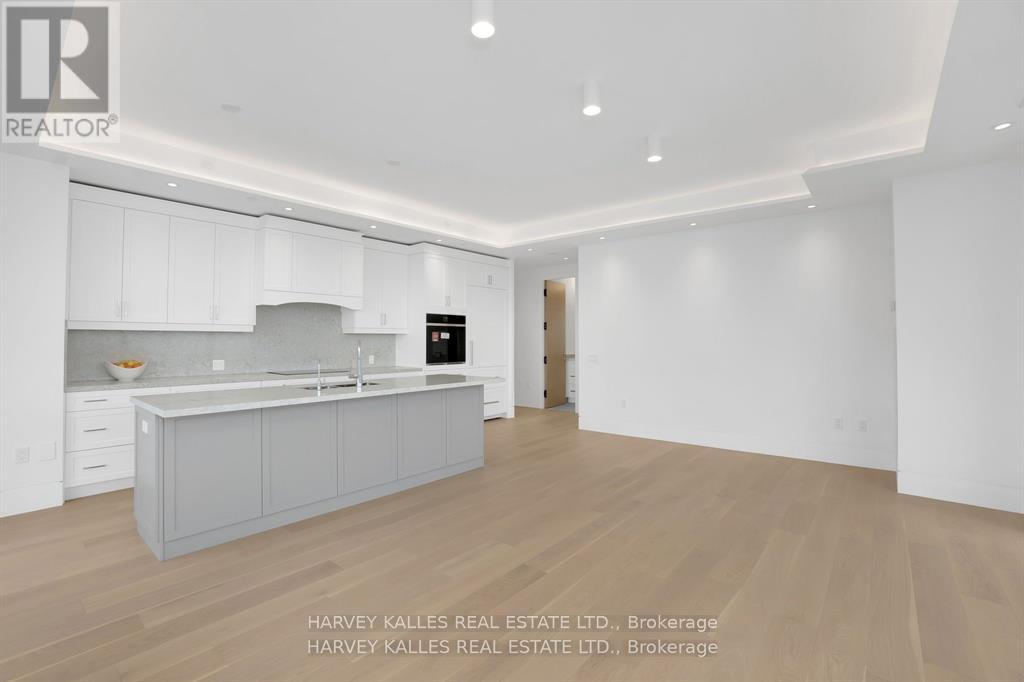 PH 102 - 9000 JANE STREET