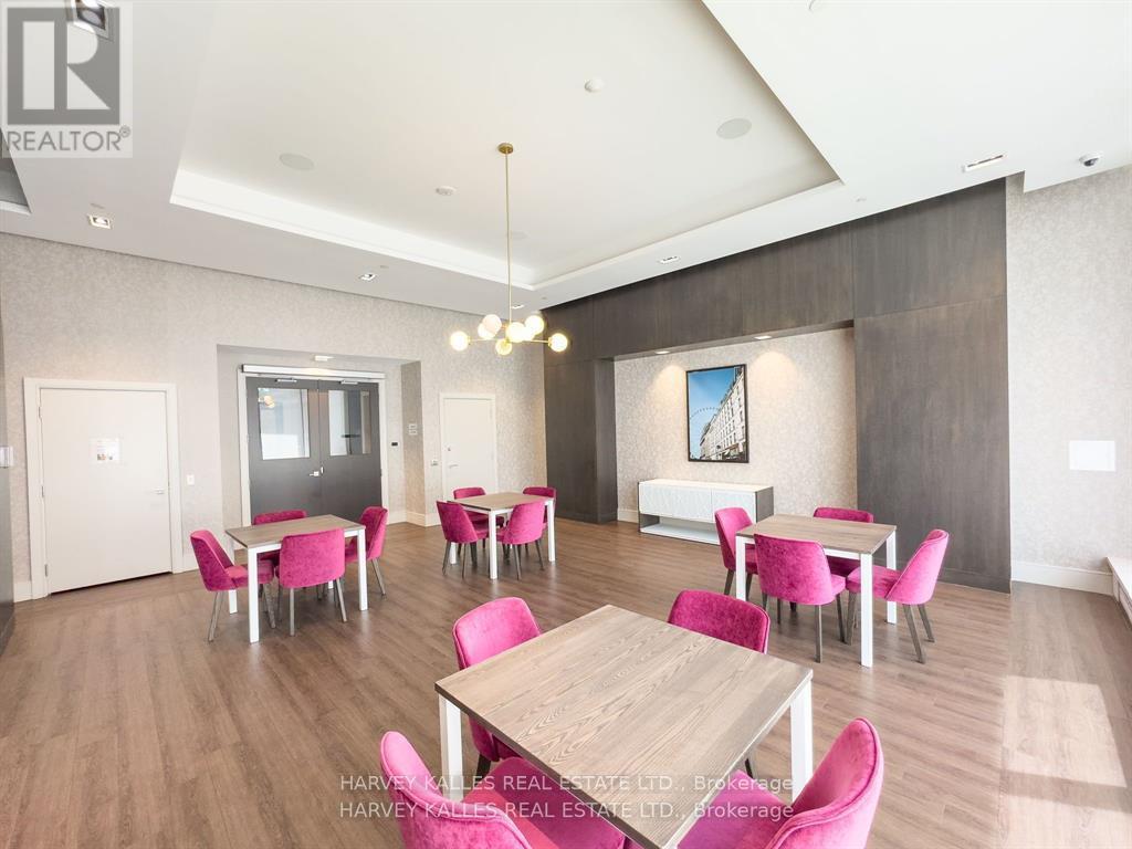 PH 102 - 9000 JANE STREET