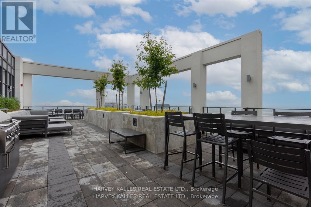 PH 102 - 9000 JANE STREET