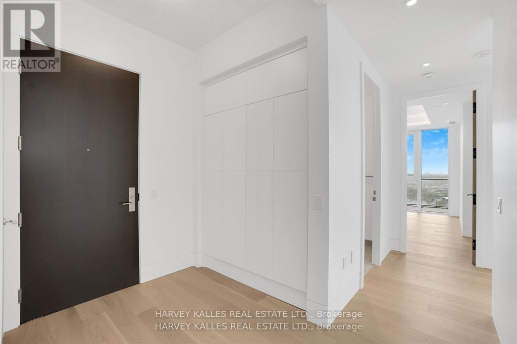 PH 102 - 9000 JANE STREET