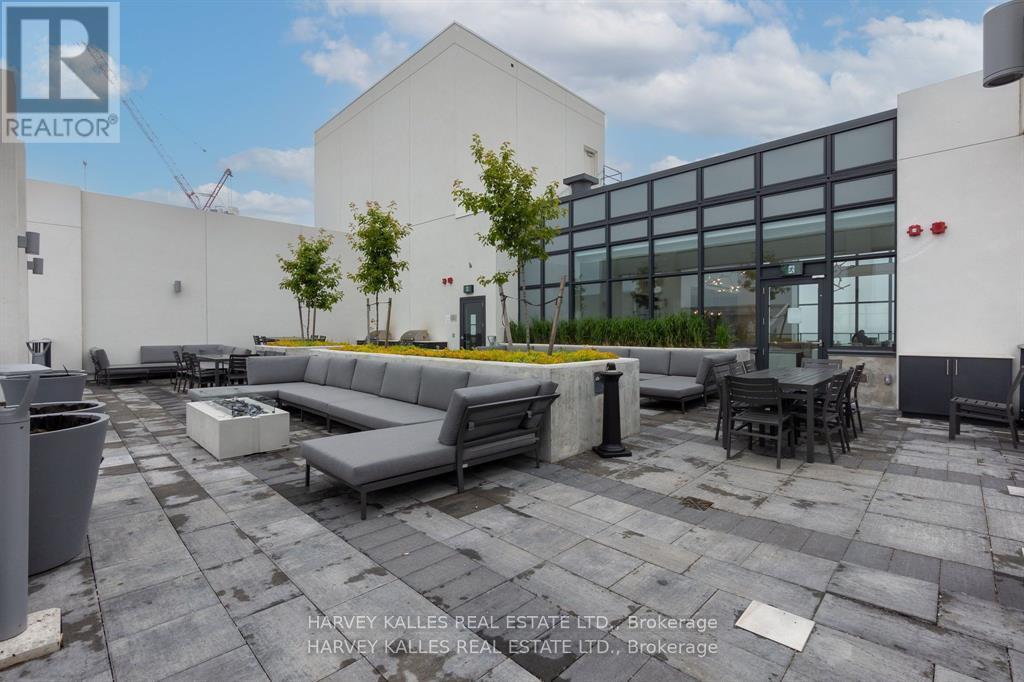 PH 102 - 9000 JANE STREET