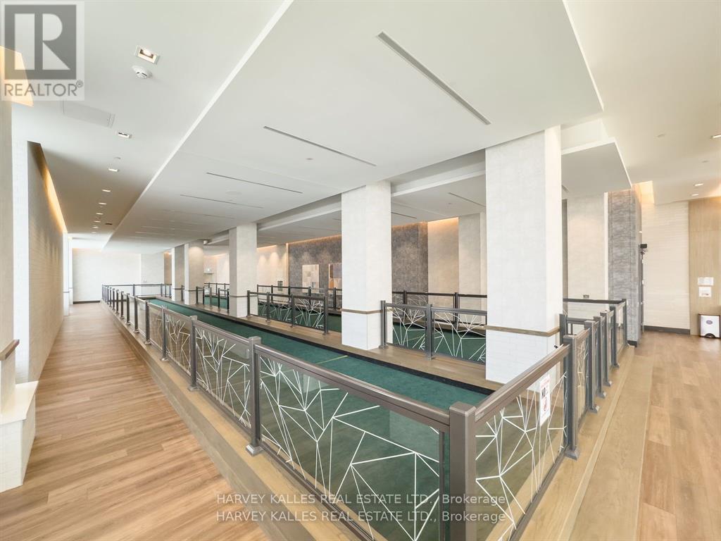 PH 102 - 9000 JANE STREET