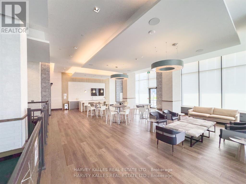 PH 102 - 9000 JANE STREET