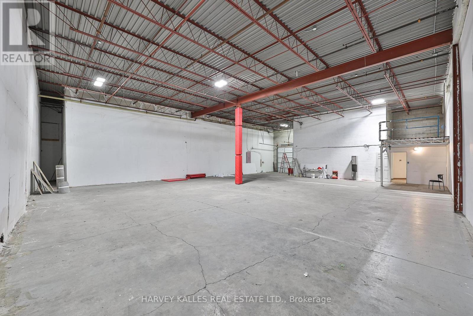 6 - 589 STEVEN COURT