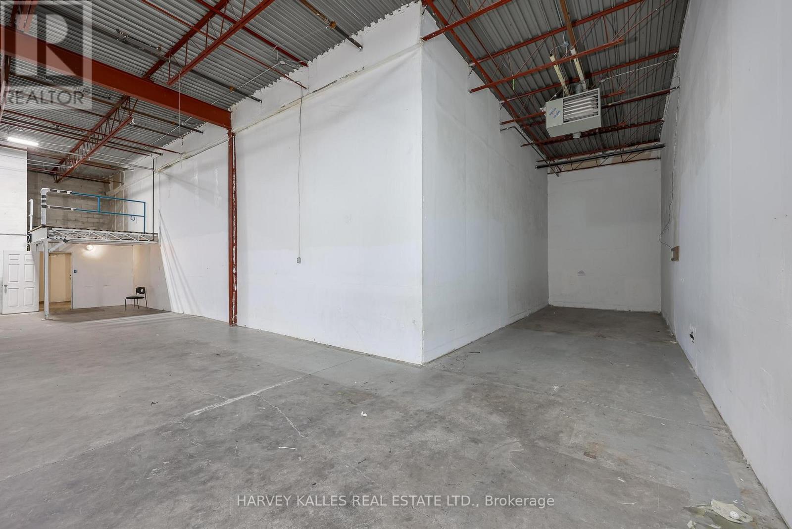 6 - 589 STEVEN COURT