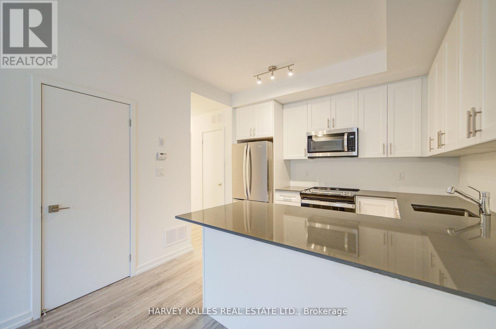 28 - 18 LYTHAM GREEN CIRCLE