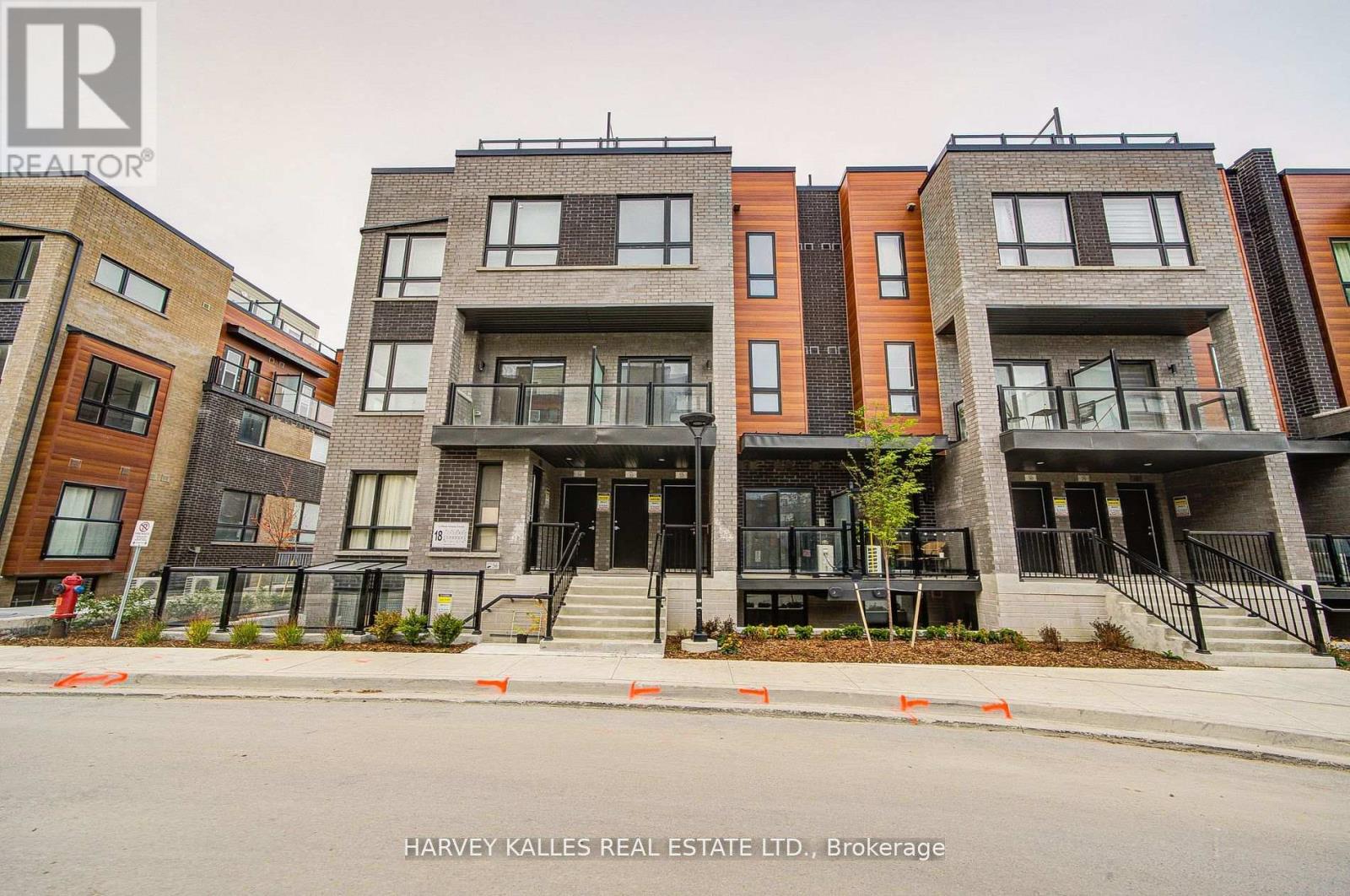 28 - 18 LYTHAM GREEN CIRCLE