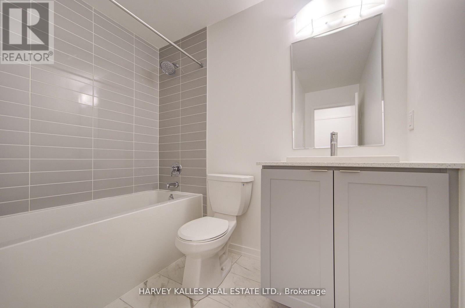 28 - 18 LYTHAM GREEN CIRCLE