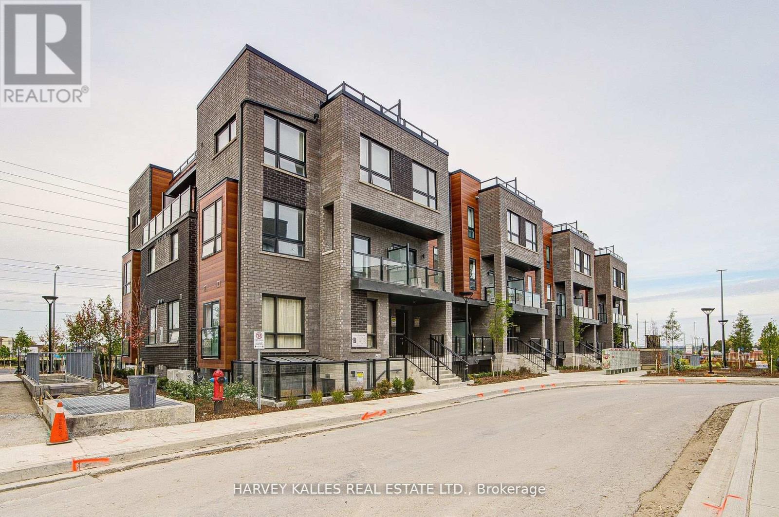 28 - 18 LYTHAM GREEN CIRCLE