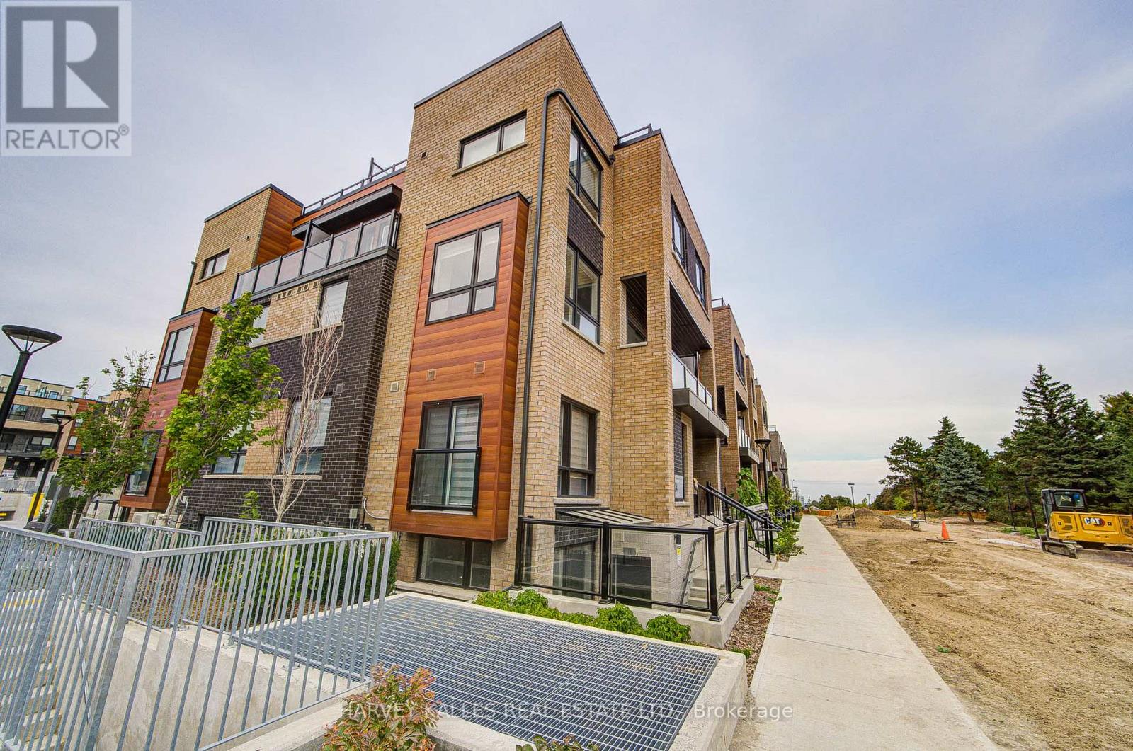 16 - 24 LYTHAM GREEN CIRCLE