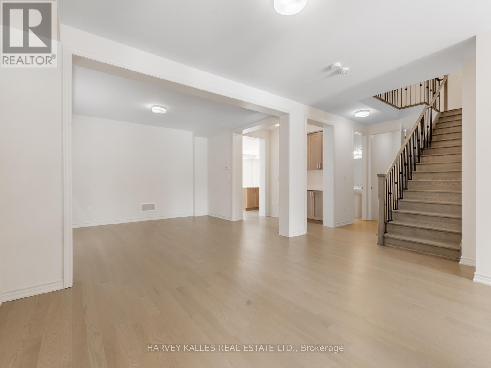 18 BLUEBIRD BOULEVARD