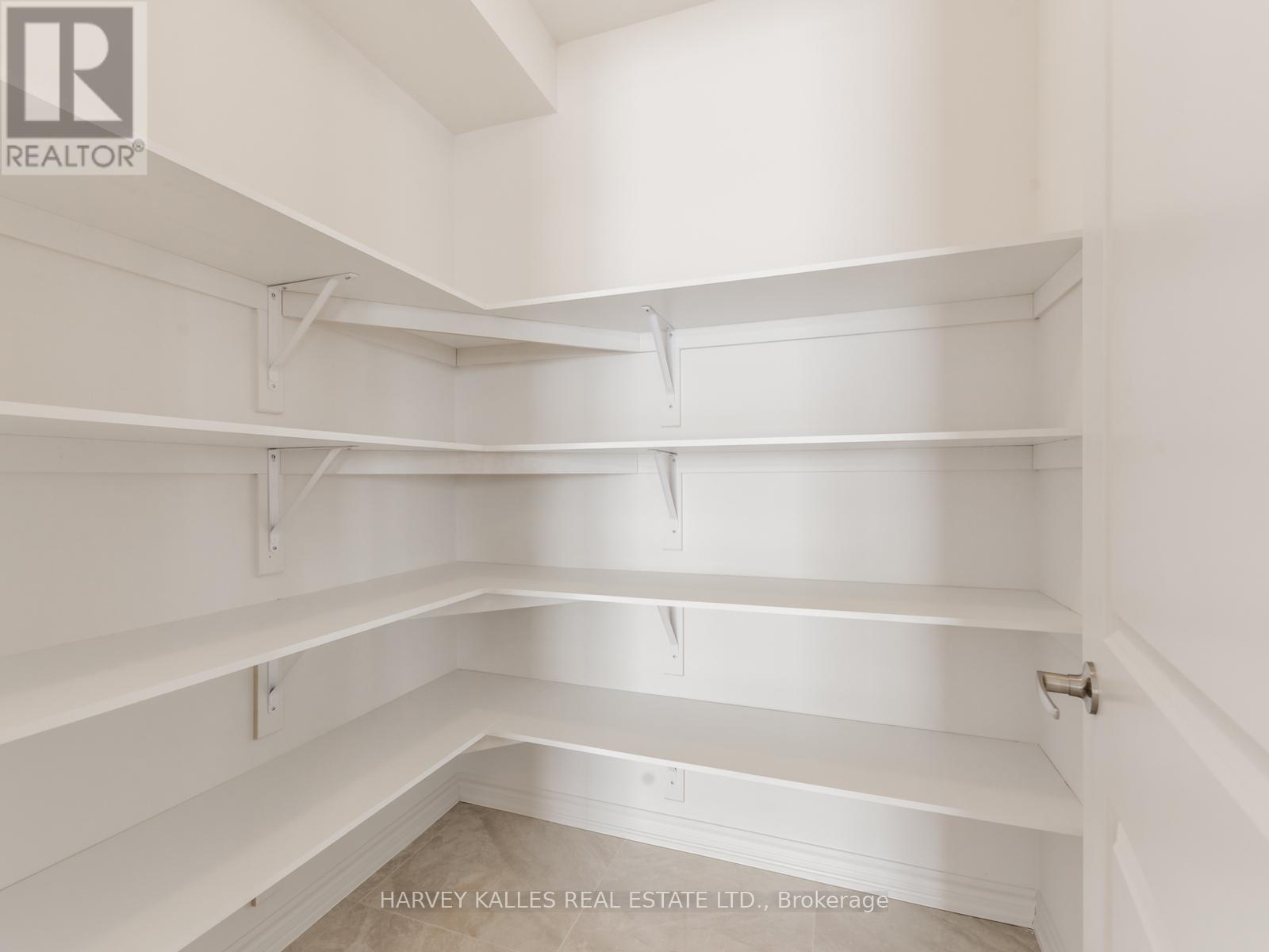 18 BLUEBIRD BOULEVARD