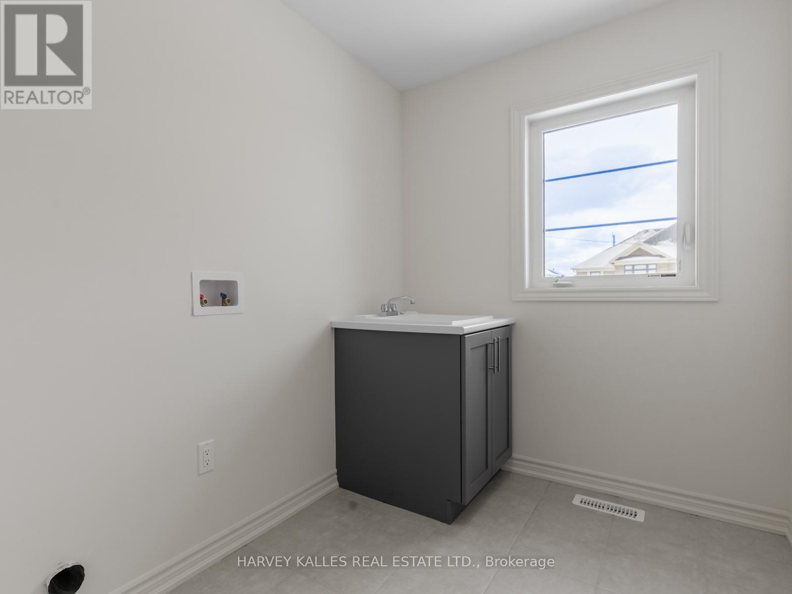 18 BLUEBIRD BOULEVARD