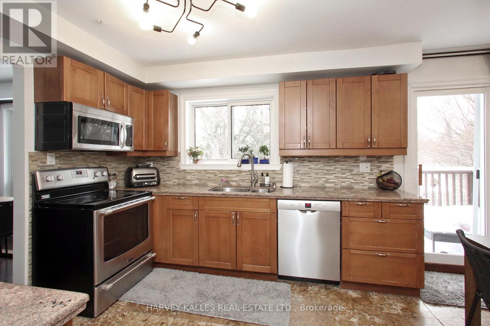 161 ROMFIELD CIRCUIT