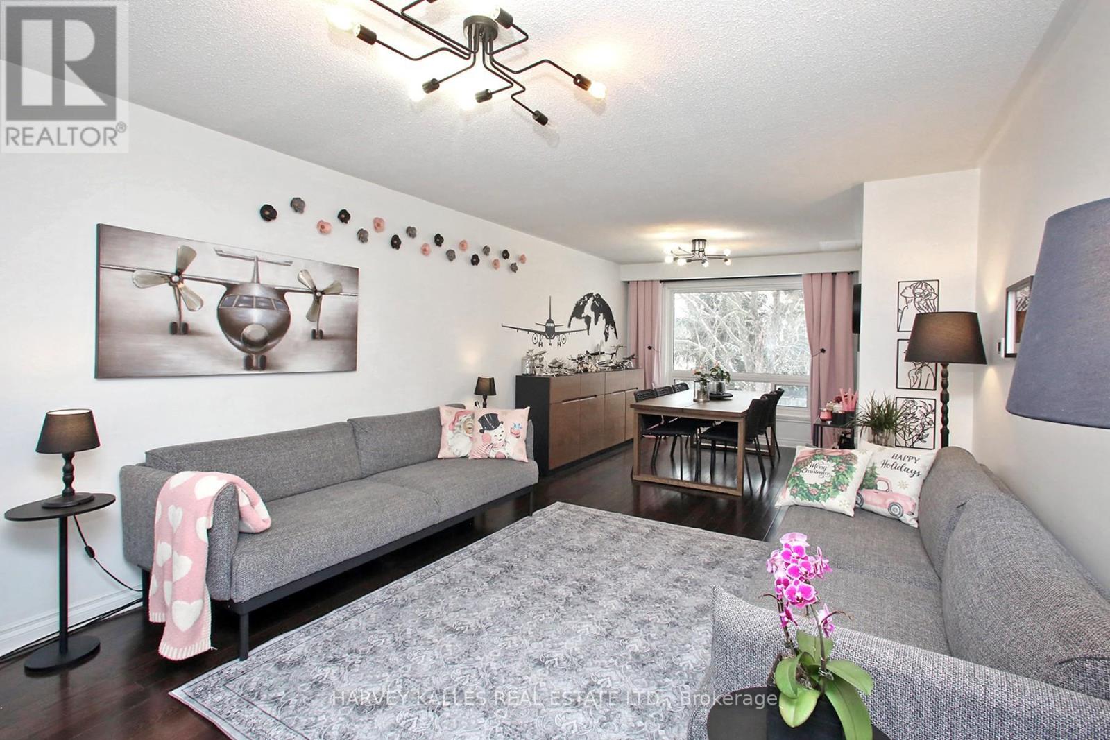 161 ROMFIELD CIRCUIT