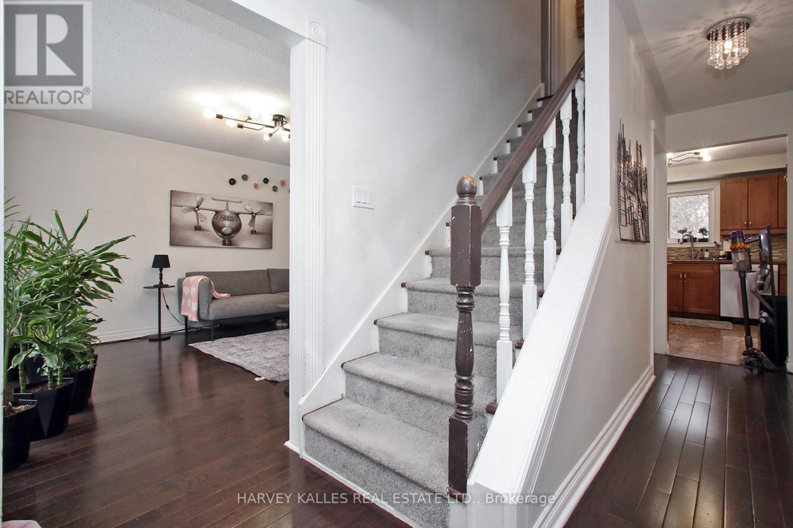 161 ROMFIELD CIRCUIT