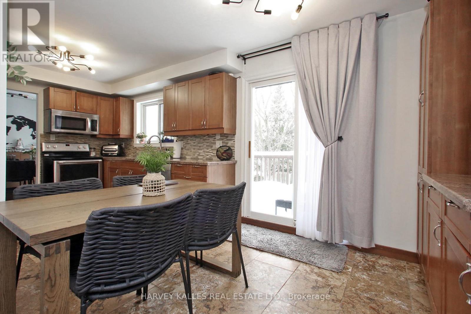 161 ROMFIELD CIRCUIT