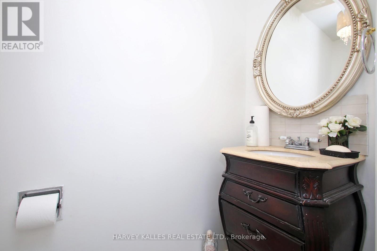 161 ROMFIELD CIRCUIT