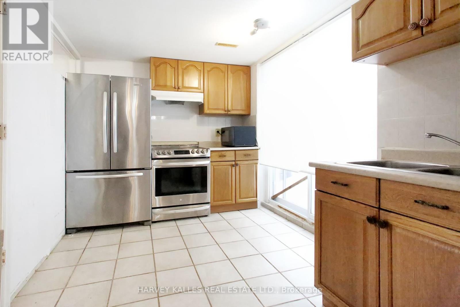 161 ROMFIELD CIRCUIT