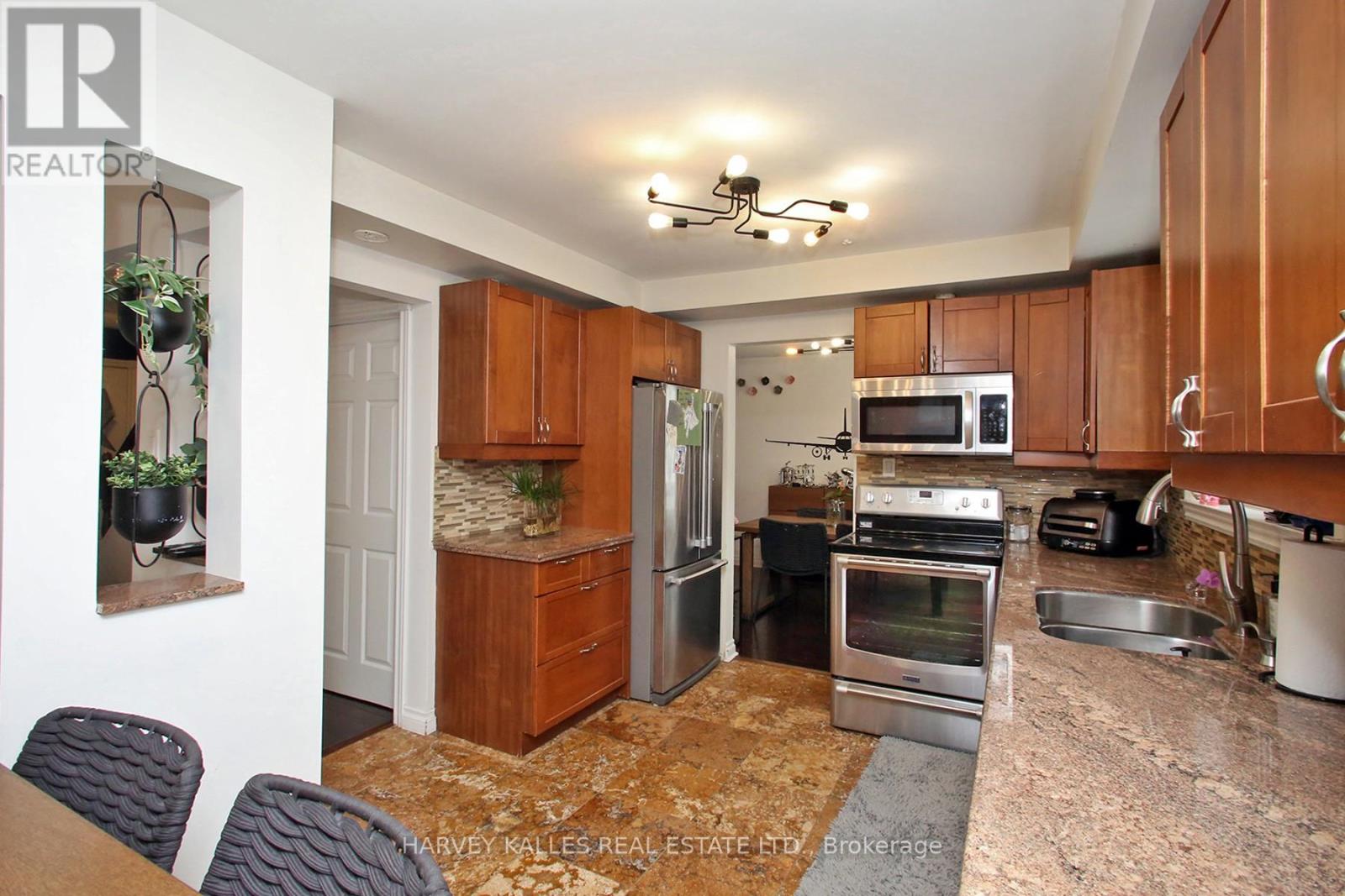 161 ROMFIELD CIRCUIT