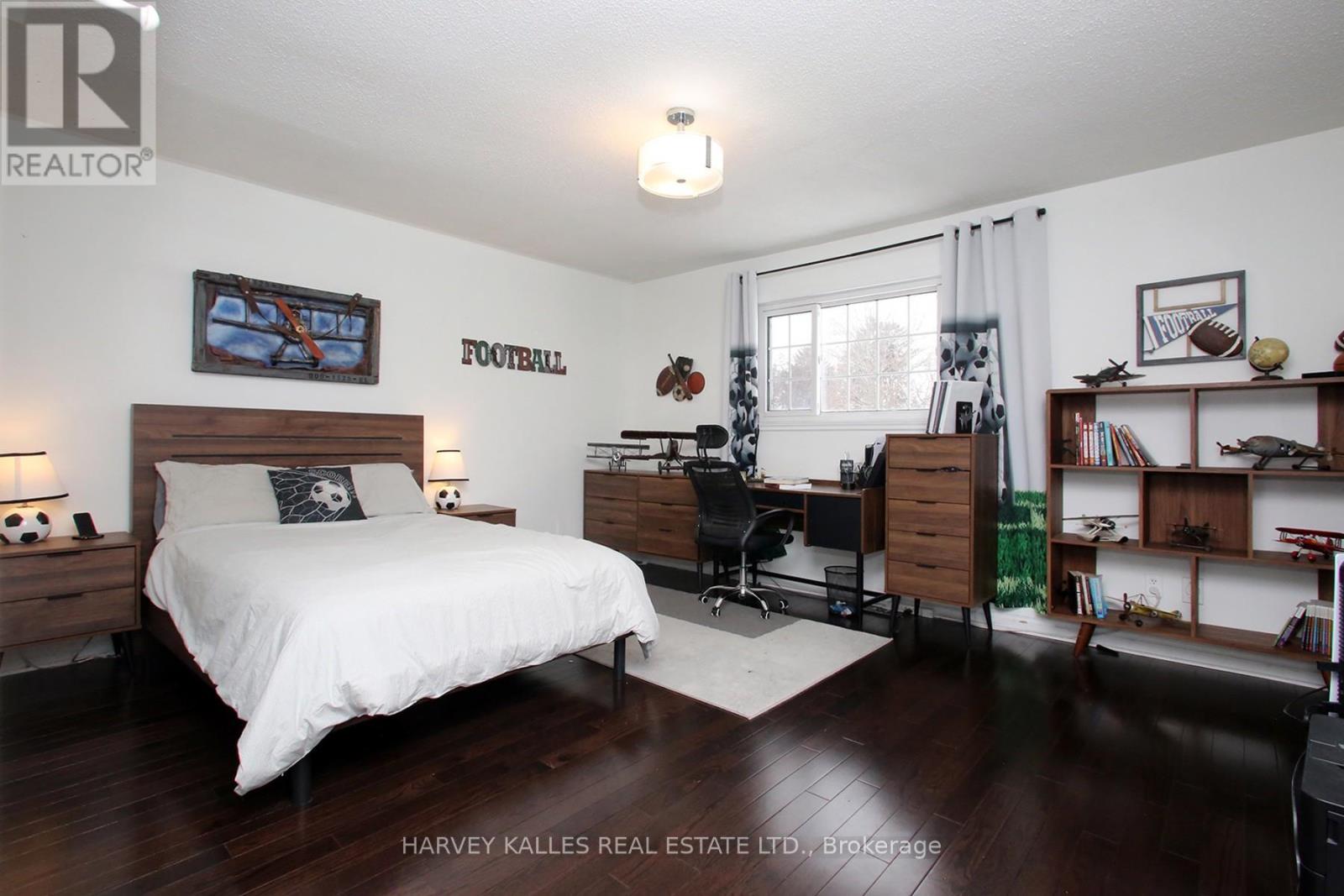 161 ROMFIELD CIRCUIT