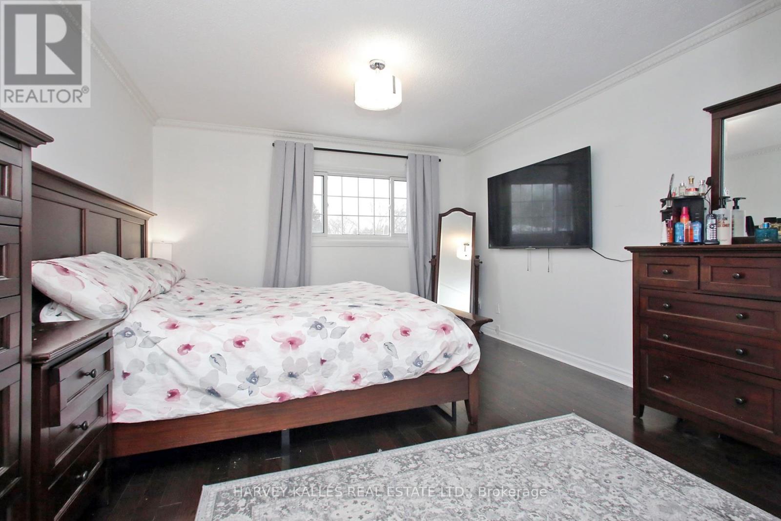 161 ROMFIELD CIRCUIT