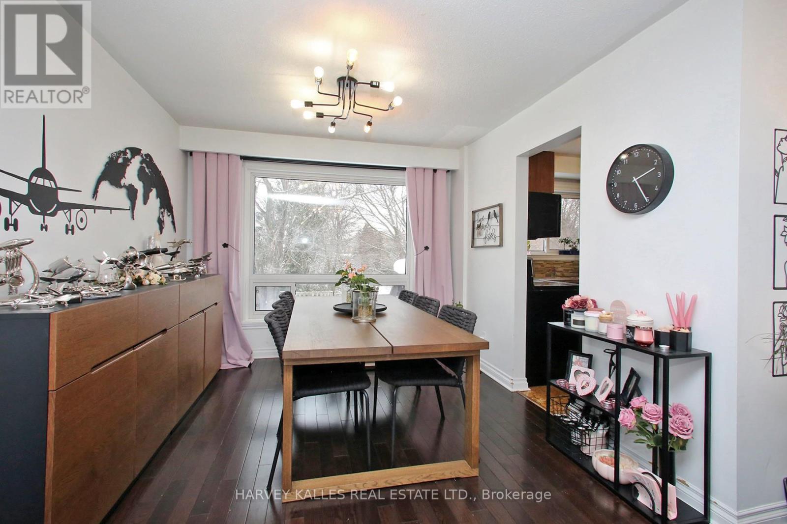 161 ROMFIELD CIRCUIT