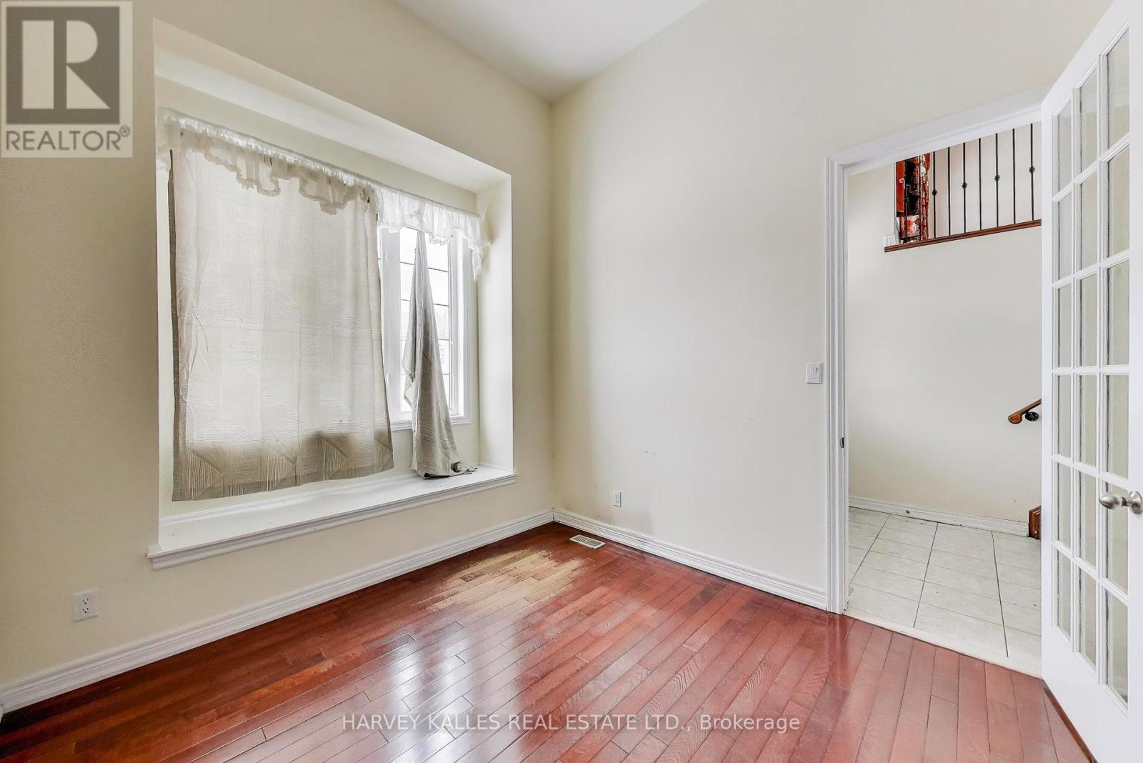 28 MORGANFIELD COURT