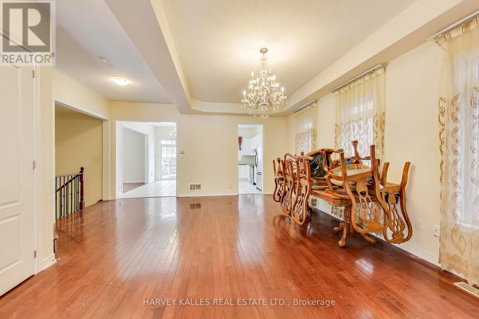 28 MORGANFIELD COURT