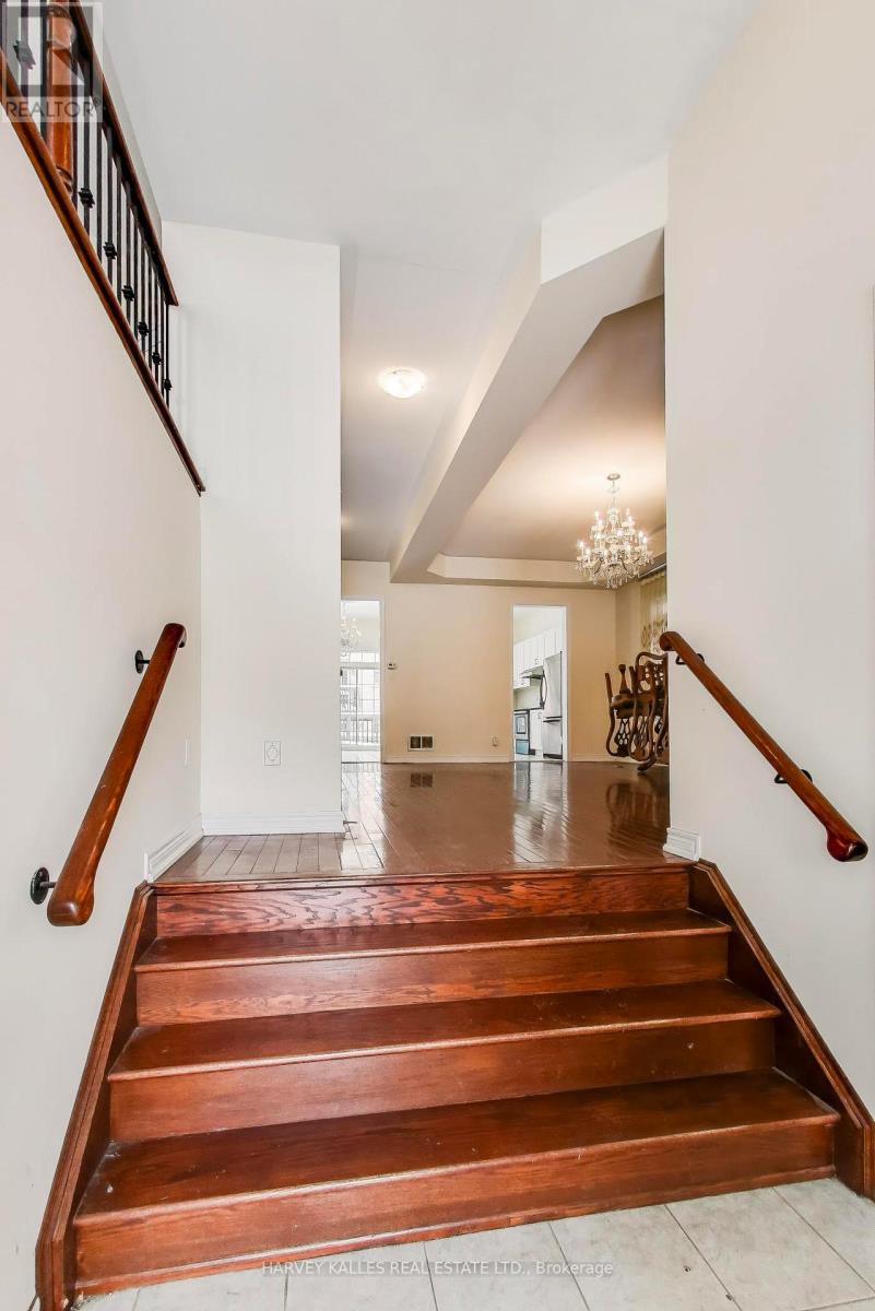 28 MORGANFIELD COURT