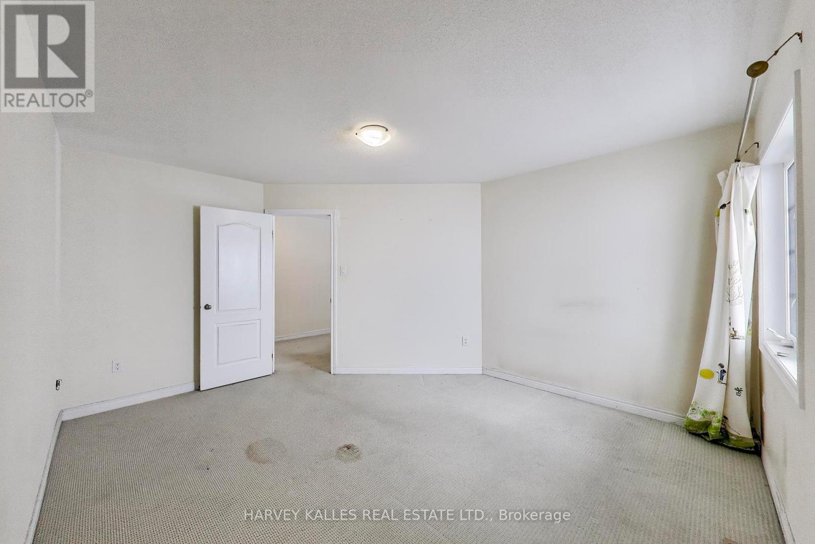 28 MORGANFIELD COURT