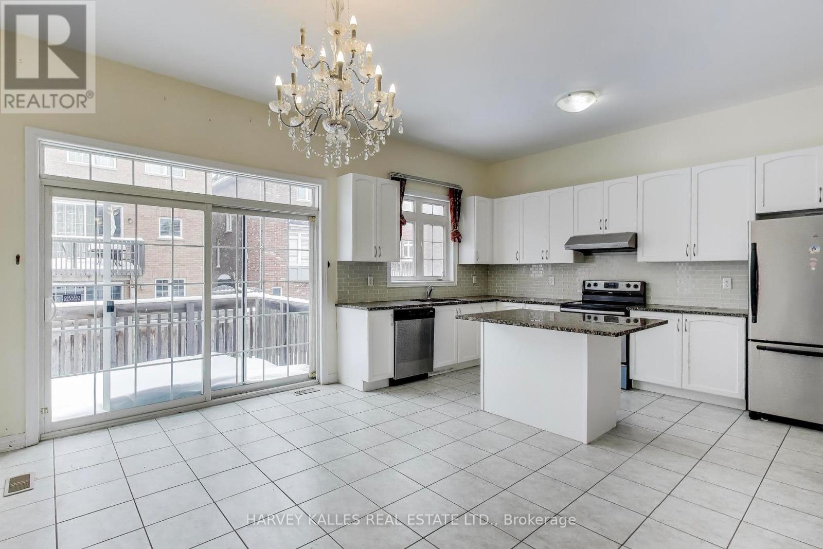 28 MORGANFIELD COURT