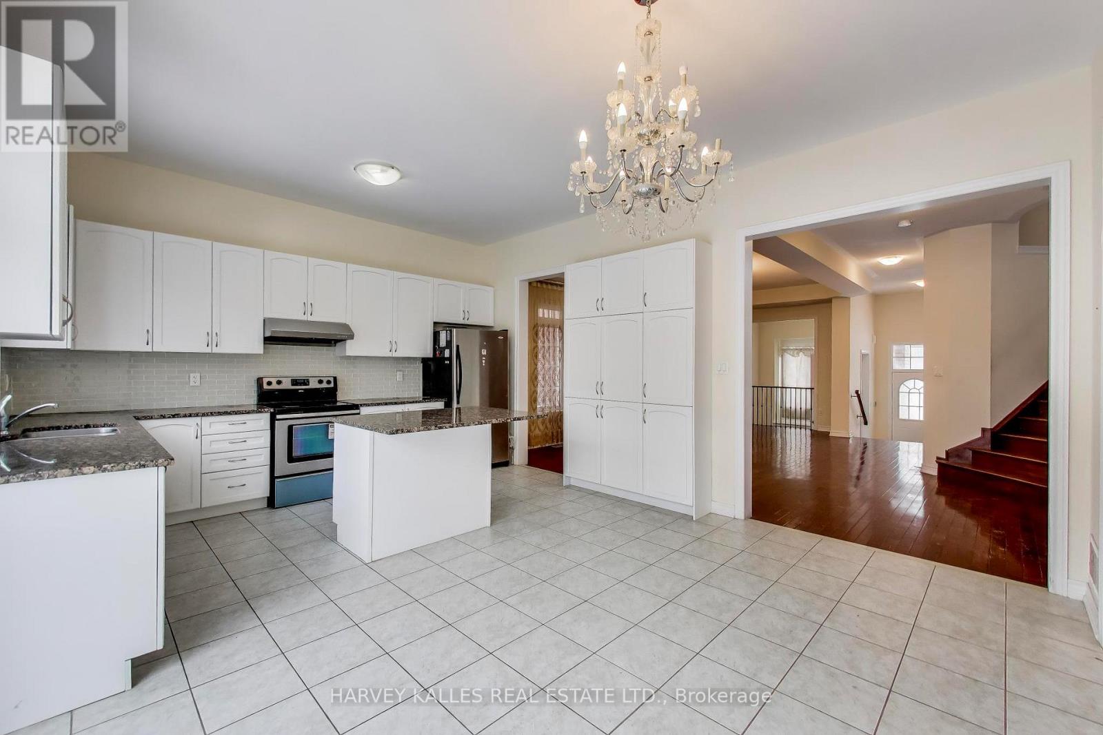 28 MORGANFIELD COURT