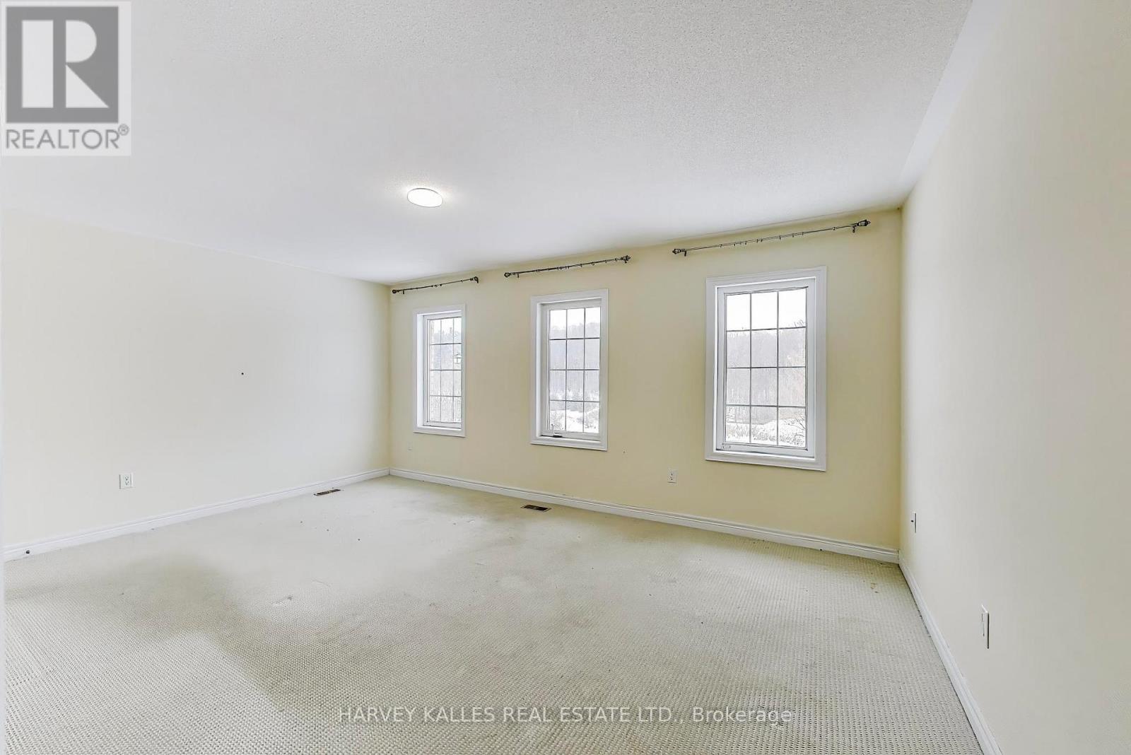 28 MORGANFIELD COURT