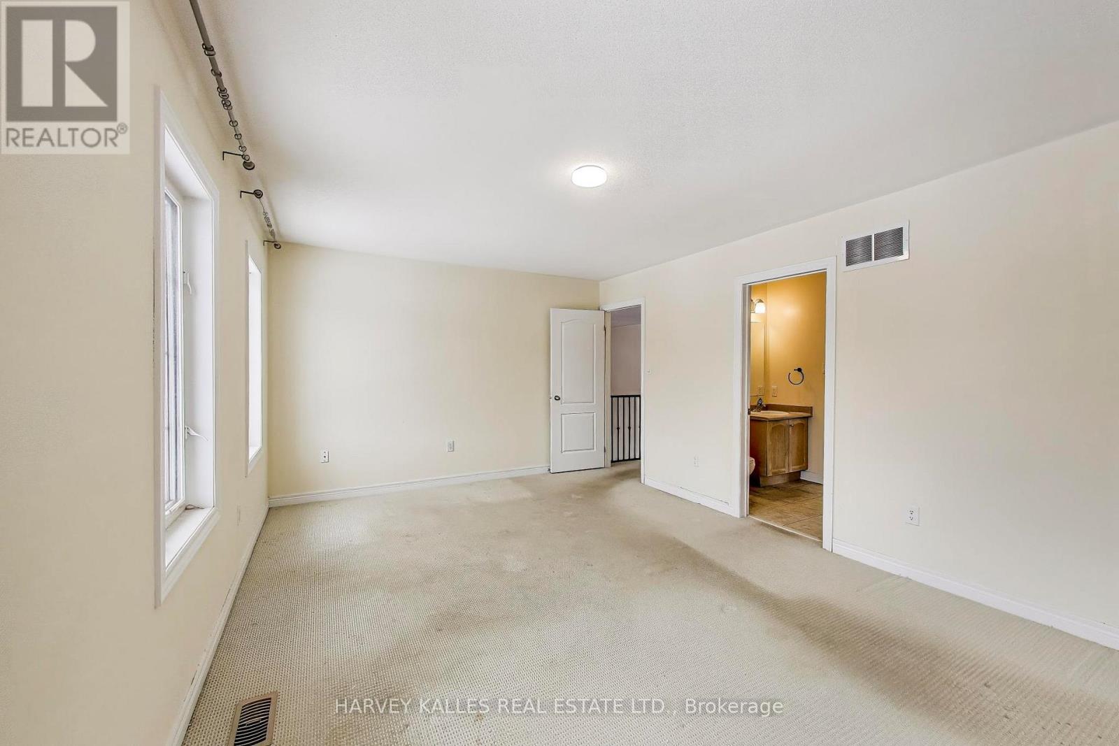 28 MORGANFIELD COURT