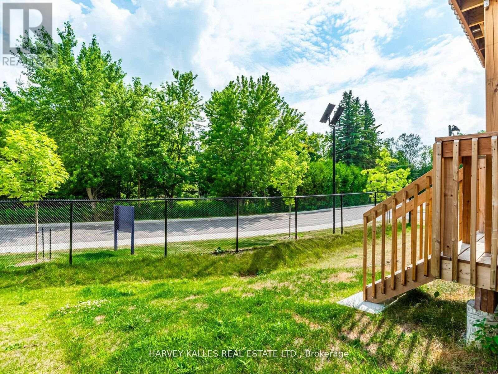 104 LYALL STOKES CIRCLE