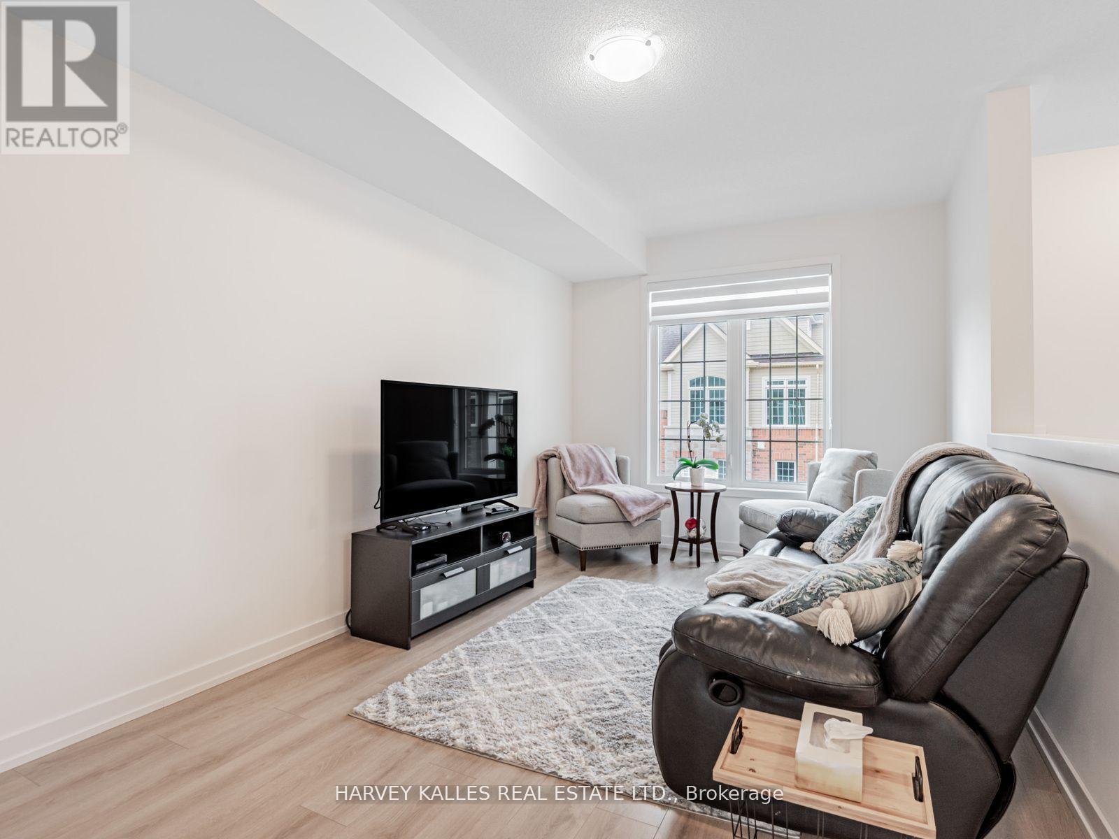 104 LYALL STOKES CIRCLE