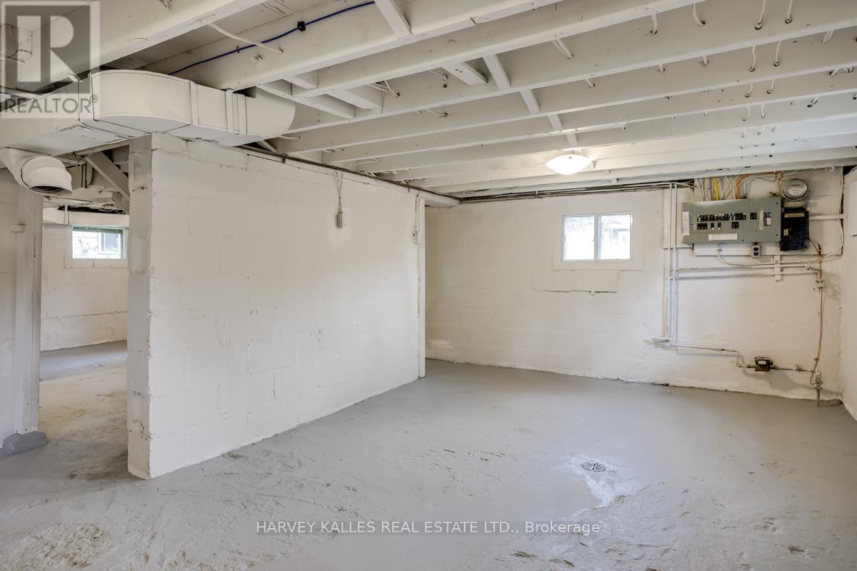 129 MAJOR MACKENZIE DRIVE E