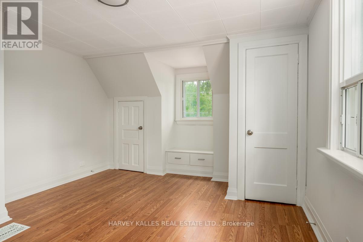 129 MAJOR MACKENZIE DRIVE E